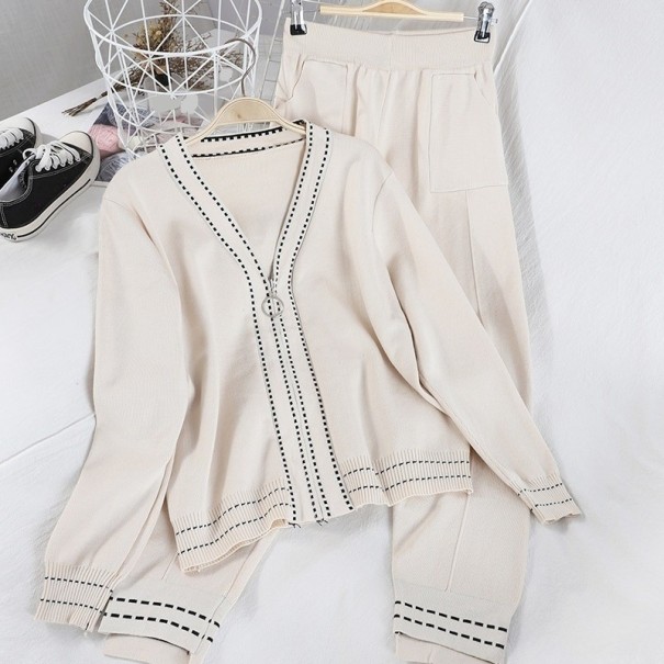 Suéter y pantalón de mujer B1210 beige