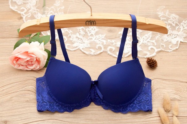 Sutien de dama decorat cu dantela albastru 70A