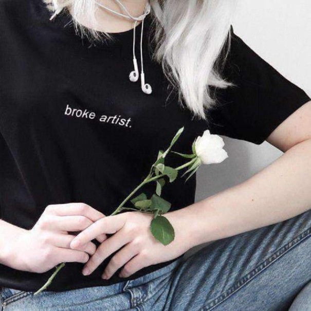 Svart T-shirt för kvinnor med tryck