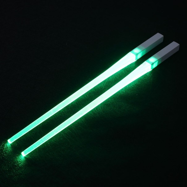 Svietiace LED jedálenské paličky zelená