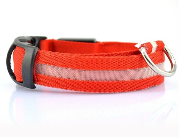 Svítící LED obojek pro psy červená XL