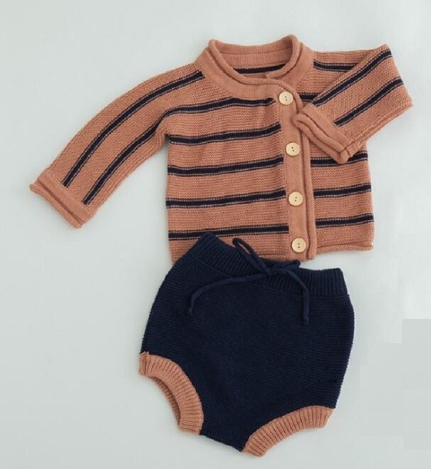Sweater e calções de malha para crianças A2661 castanho claro 0-3 meses