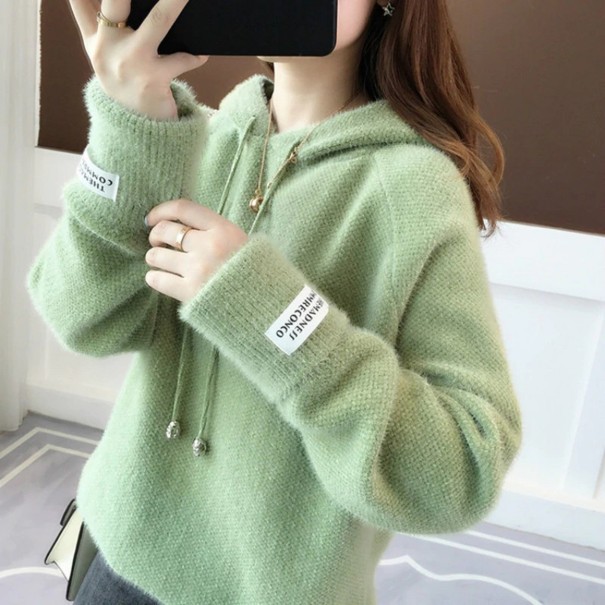 Sweater feminino peludo com capuz verde