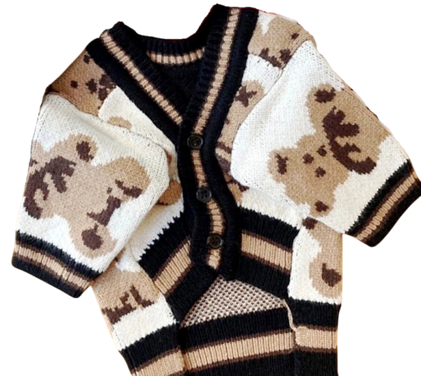 Sweater til hund 5,5–7,5 kg Størrelse XL 50 cm bryst 38 cm længde Varm strikket tøj med billeder af bamser og lukning med tre knapper brun