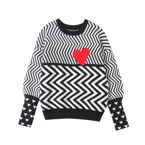 Sweter damski z sercem A2352 czarny