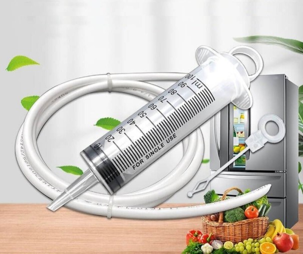 Syringe for Cleaning the Refrigerator Drain Channel 1