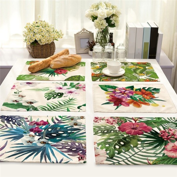 Tafeldecoratie met tropische bloemen