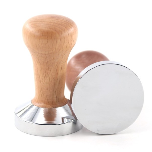 Tamper para café com pega de madeira castanho claro