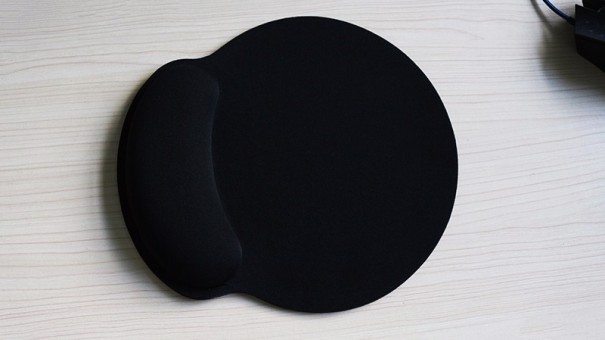 Tapis de souris avec support pour poignet 1