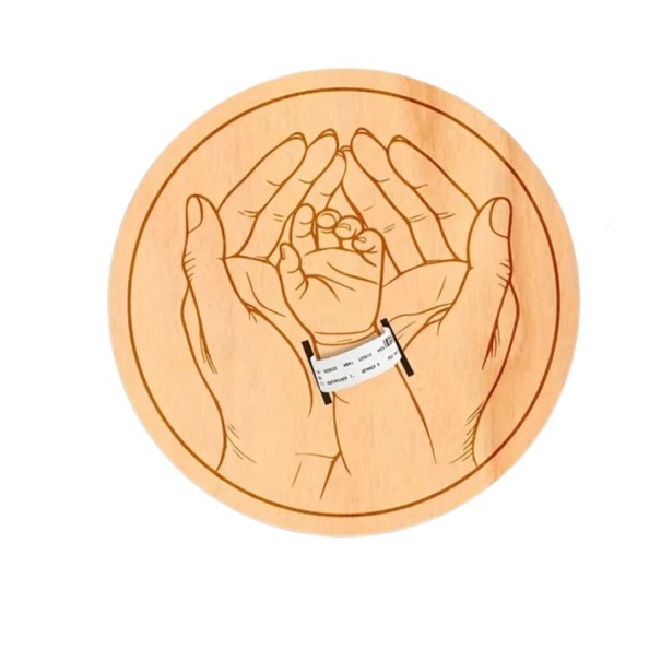 Targa commemorativa in legno 14,8 x 14,8 cm con incisione Fori per dati neonatali Regalo per la nascita di un bambino Ricordo decorativo 1