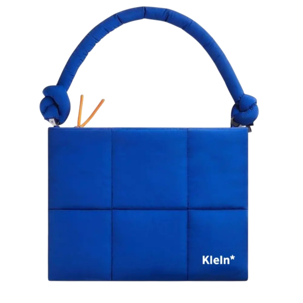 Taška na notebook 15,6 až 16 palců polstrovaná modrá 40 x 28 cm se zipem a měkkým páskem přes rameno prošitá do polí na cesty 1