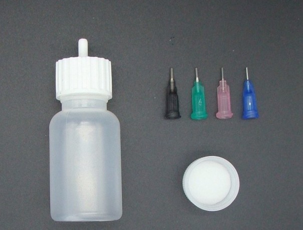 Tatouage au henné - Récipient + embouts J3454 B