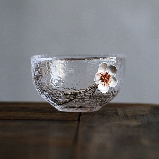 Tazza di vetro con fiore 3