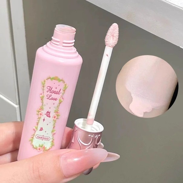 Tekutý korektor 6 g v lahvičce 11x11x2,5 cm s plným krytím a hygienickým aplikátorem pro kruhy pod očima, nedokonalosti a pigmentové skvrny B