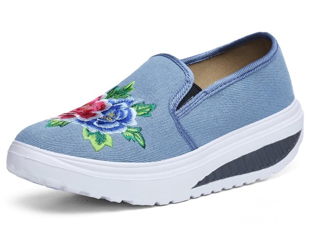 Tenisi slip on dama cu flori J2404 albastru deschis 40