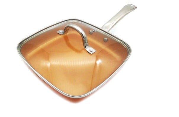 Titán mély serpenyő fedővel 24 cm J3456 vastagsága 2,5 mm