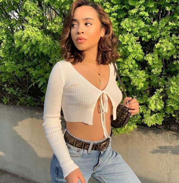 Top crop de malha para senhora com atilho branco M