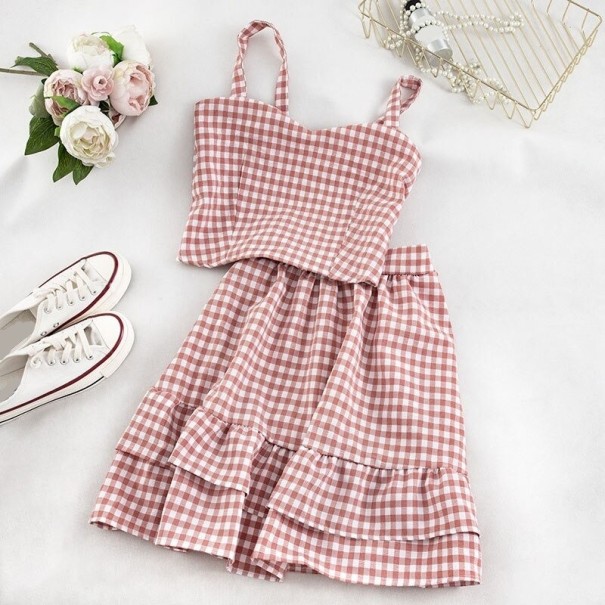 Top cropped xadrez feminino e saia rosa