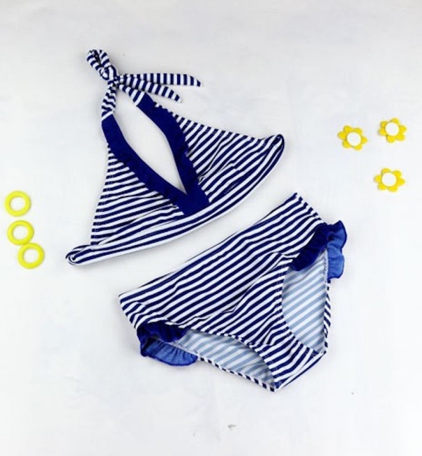 Traje de baño de dos piezas a rayas para niñas 8