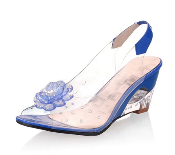 Transparente Damenpumps mit einer Blume blau 33