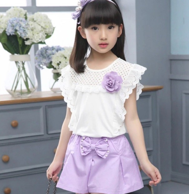 Tricou de fată cu trandafiri și pantaloni scurți violet deschis 10