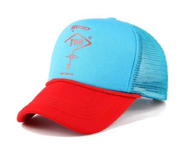 Trucker-Cap mit T102-Aufdruck hellblau