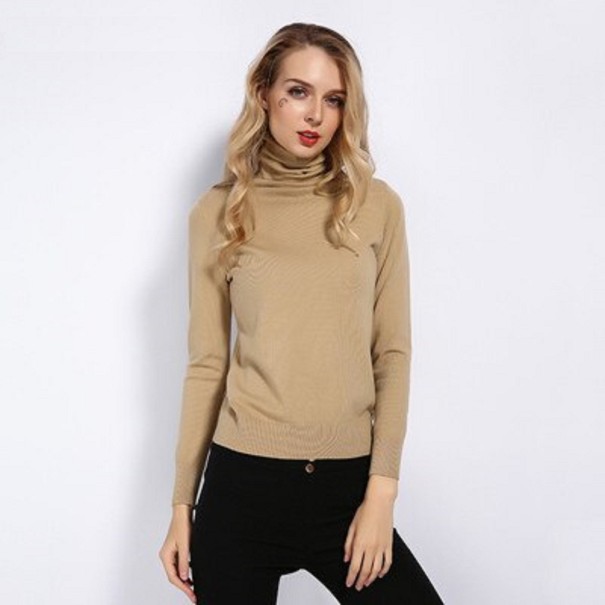 Turtleneck pentru femei A2961 maro deschis XS