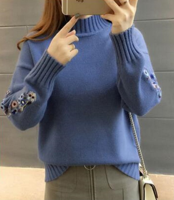 Turtleneck pentru femei cu flori albastru