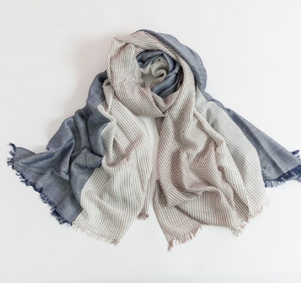 Tweekleurige gestreepte herensjaal J748 5