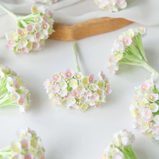 Umělé dekorační květiny jemné květní svazky 7 cm hedvábí mini květinová ozdoba do věnců aranžmá svatebních dekorací bílá