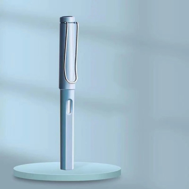 Un creion fără sfârșit fără cerneală albastru deschis