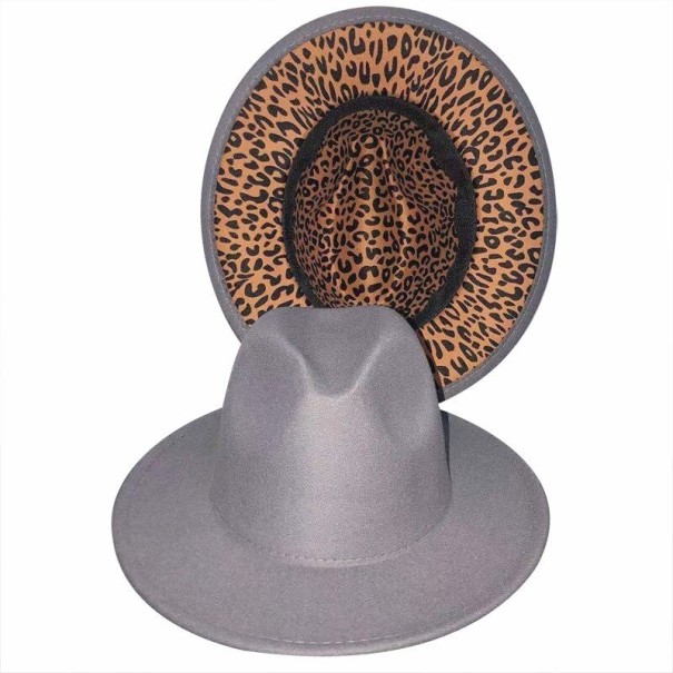 Unisex-hue med leopardprint grå