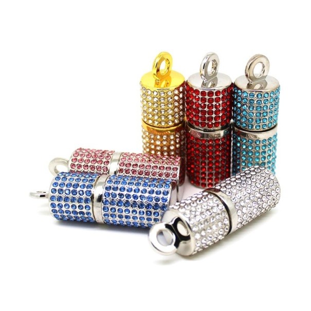 USB-minne hängande