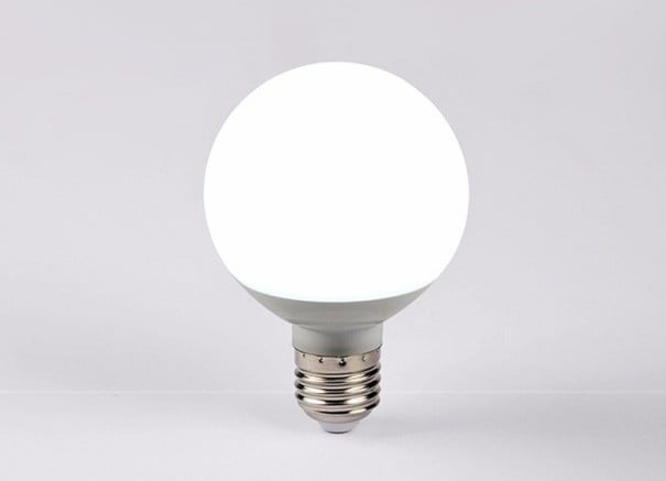 Úsporná LED žiarovka E27 studená biela 12W