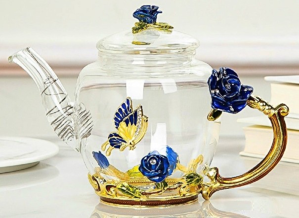 Üveg teáskanna rózsákkal kék