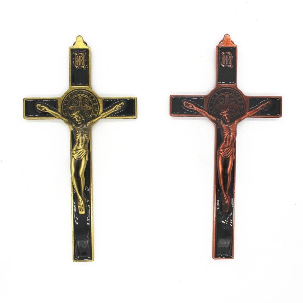 Väggkors med Jesus