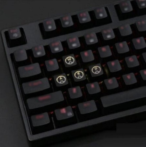 Vaihdettavat WASD K418 -näppäimet 1