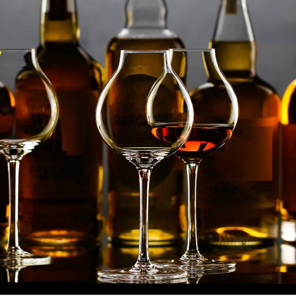 Väkevien alkoholijuomien maistelulasit 2 kpl 1