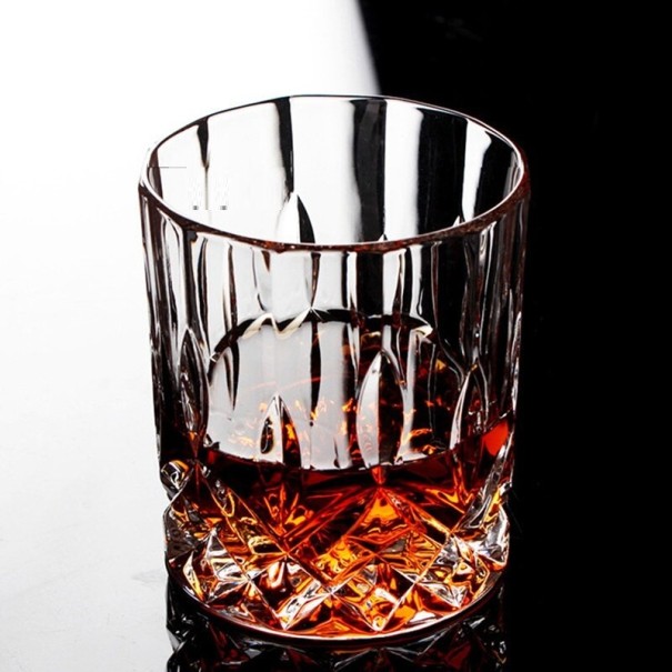 Vaso de whisky con forma 7