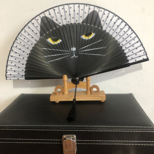 Ventilator cu un motiv de pisică negru