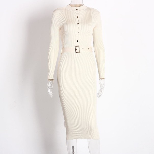 Vestido de punto de mujer con mangas largas. crema M Vestido de punto de mujer con mangas largas. crema M