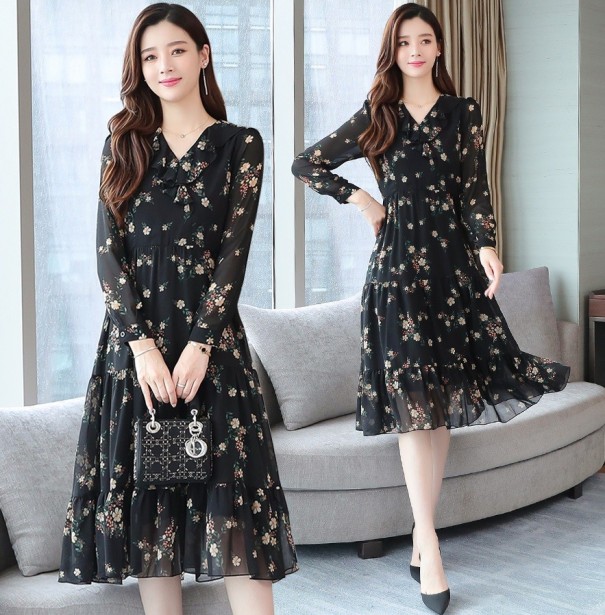 Vestido floral com folhos S 2