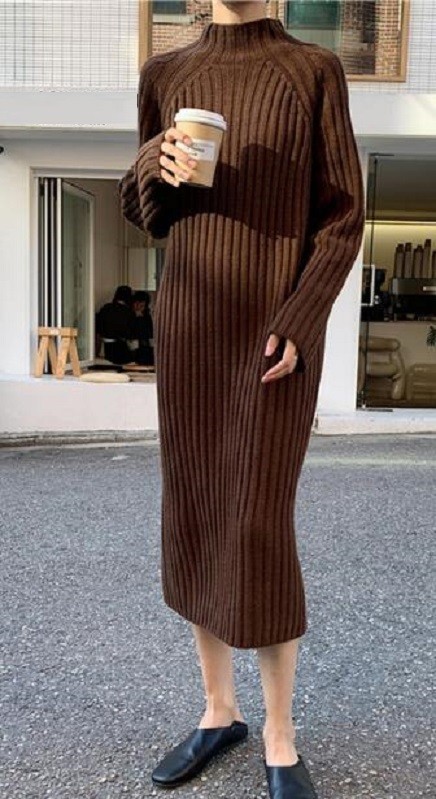 Vestido midi tipo suéter marrón