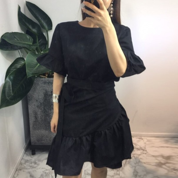 Vestido mini de verão com folhos preto