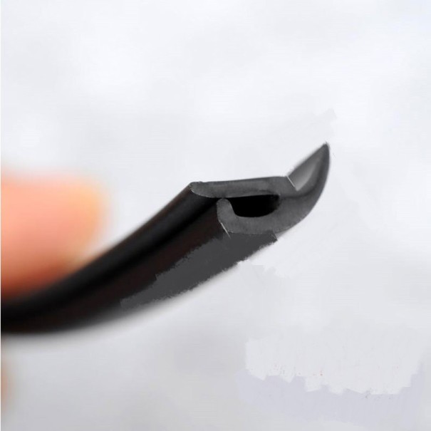 Vindrutans gummitätning 2 m 11 mm