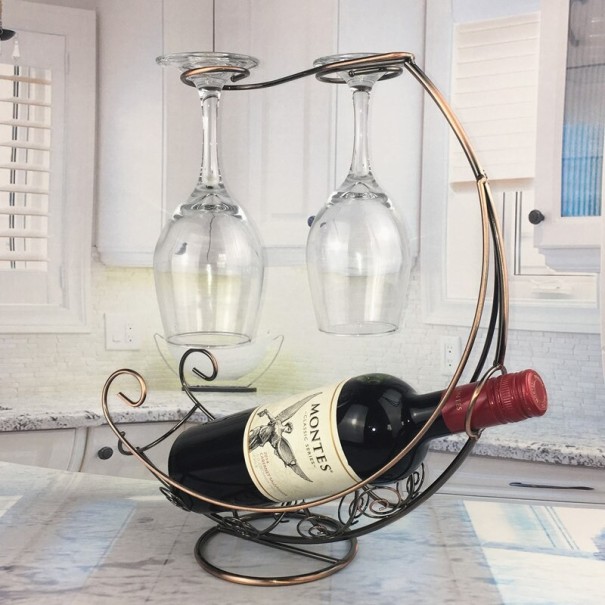 Vinställ och glas koppar