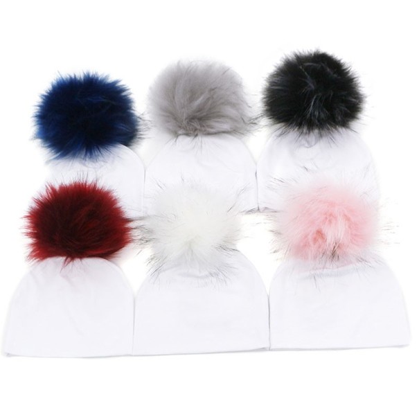 Vinterhatt för barn med pompoms J3027
