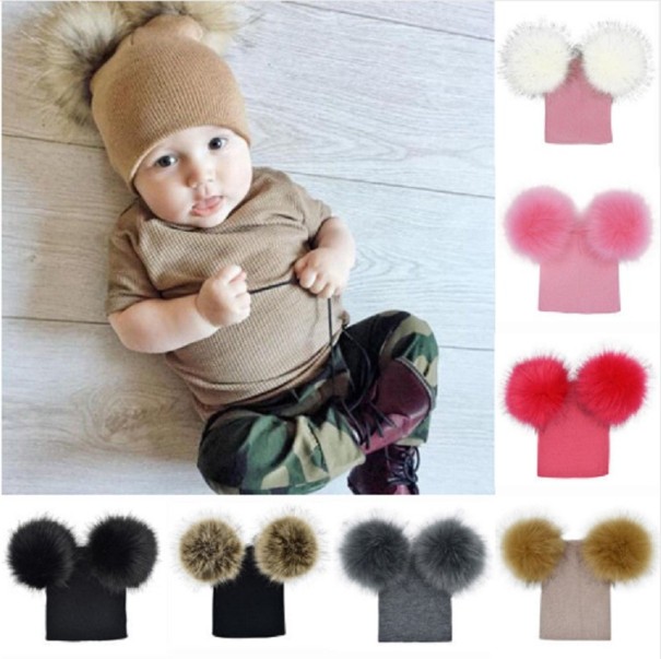Vinterhatt för barn med pompoms J3028