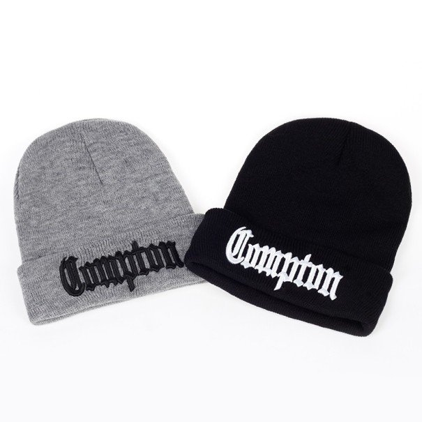 Vinterhatt med Compton bokstäver
