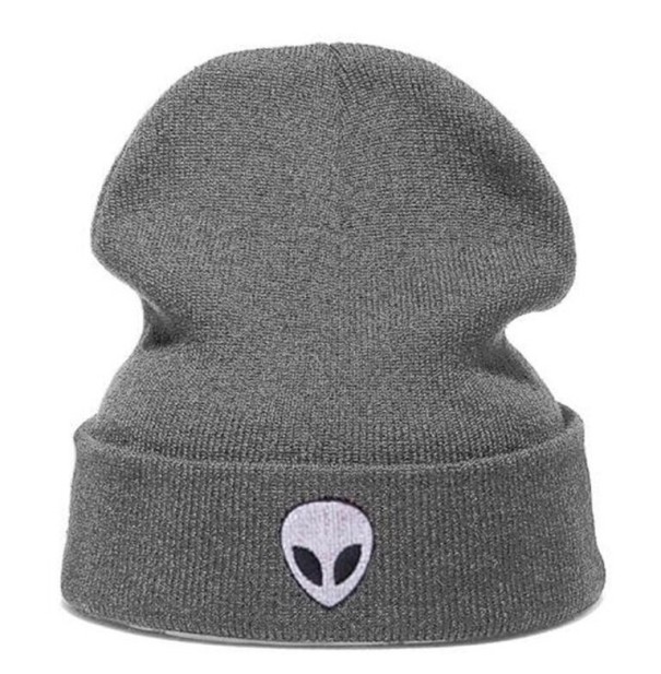 Vinterhue med alienprint grå